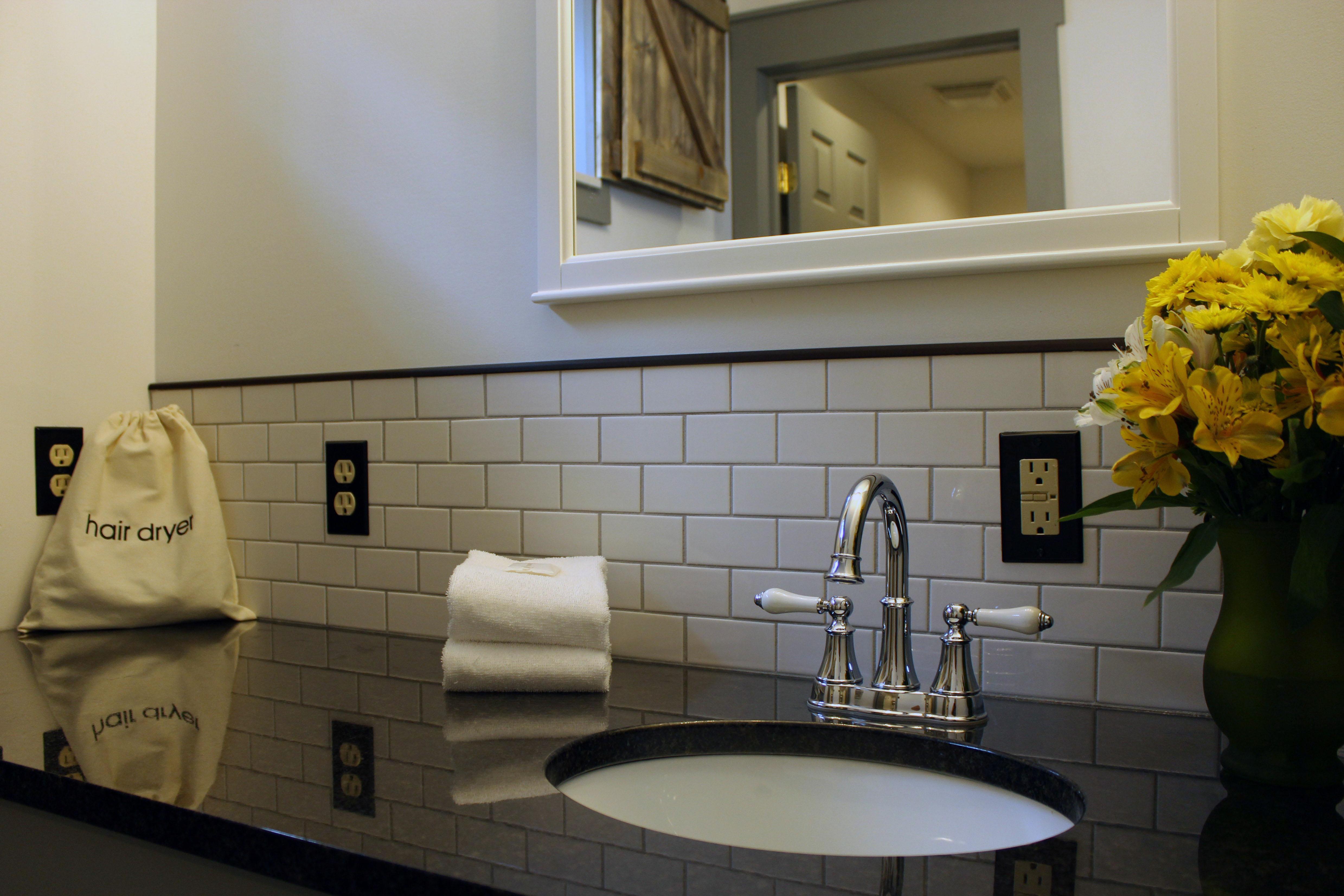 bathroom-sink-canyon-motel-standard-room